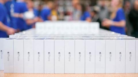 01-iPhone-6-Sales-Record.jpg