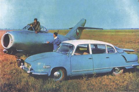 Tatra 603-1 + MIG 15.jpg