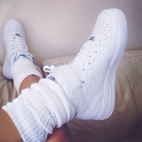 xqh89c-l-610x610-shoes-legwarmers-white-nike-nike+air+force+1-white-white+nike-nikes-sd-nike+sd-white+shoes.jpg