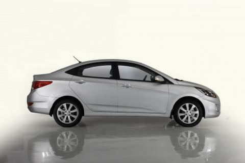 2011-hyundai-solaris-6-1024x682.jpg