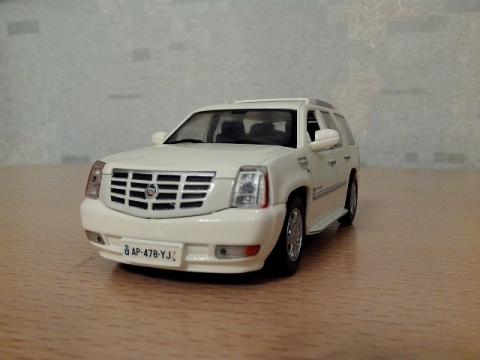 Escalade 1.jpg