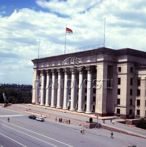 Дом правительства в Алма-Ате.1972.jpg