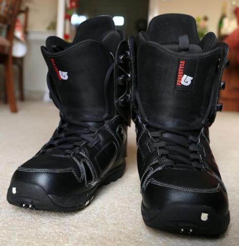 Burton Freestyle boots 9.5.JPG