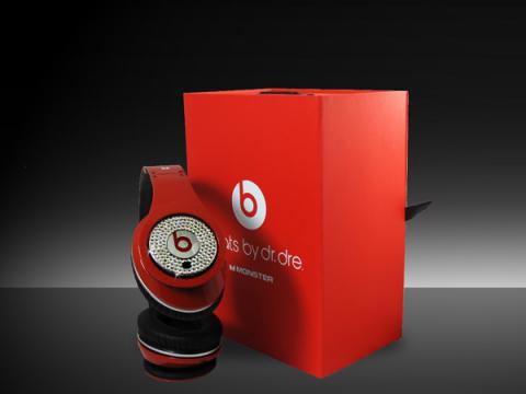 Monster_Beats_Studio_Diamond_Headphones_red_3.jpg