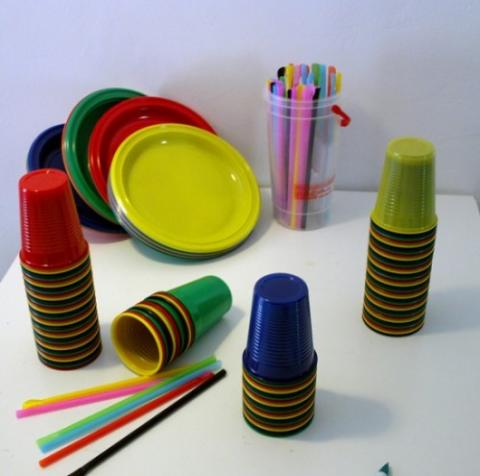 diy-lamps-made-of-plastic-cups-and-straws-2-500x495.jpg