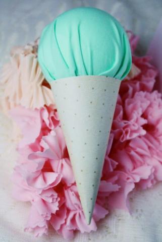 cool-diy-ice-cream-cones-for-summer-parties-4-500x750.jpg