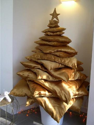 cool-christmas-tree-alternatives12.jpg