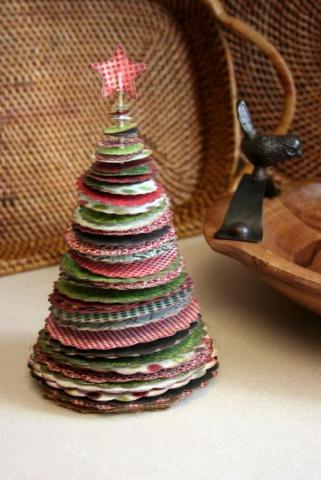 DIY-Christmas-Tree-Of-The-Nesting-Scallops-500x750.jpg