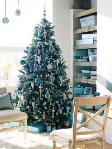 christmas-tree-decor-ideas-8-554x738.jpg