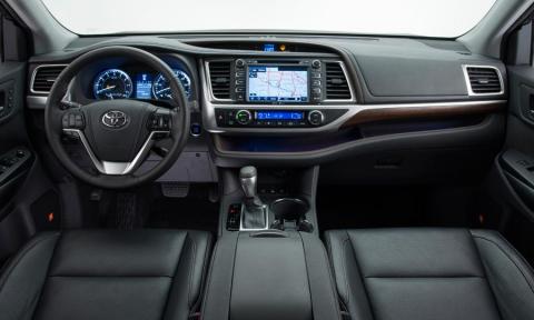 2014-Toyota-Highlander-interior.jpg