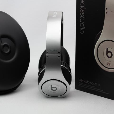 monster-beats-studio-silver.jpg