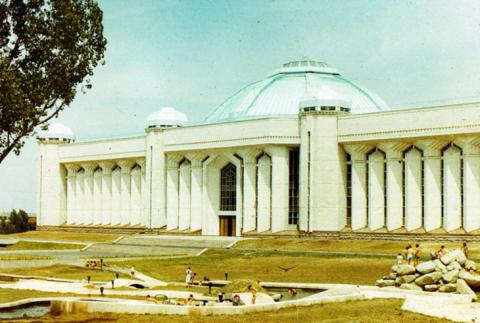 Государственный музей Казахской ССР.jpg