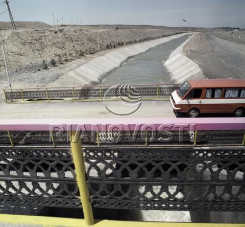 Участок большого Алма-Атинского канала.1984.jpg