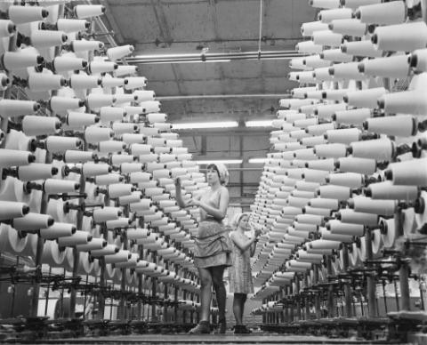 АХБК. В цехе прядильно-ткацкой фабрики, 1978 г..jpg