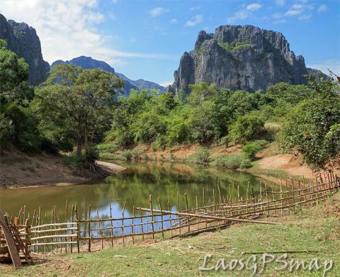 karst-river-fence.jpg