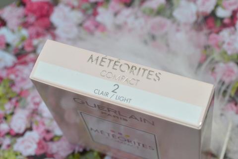 _Guerlain_Meteorites_Compact_Light_Revealing_Powder_2_Light_9_.JPG